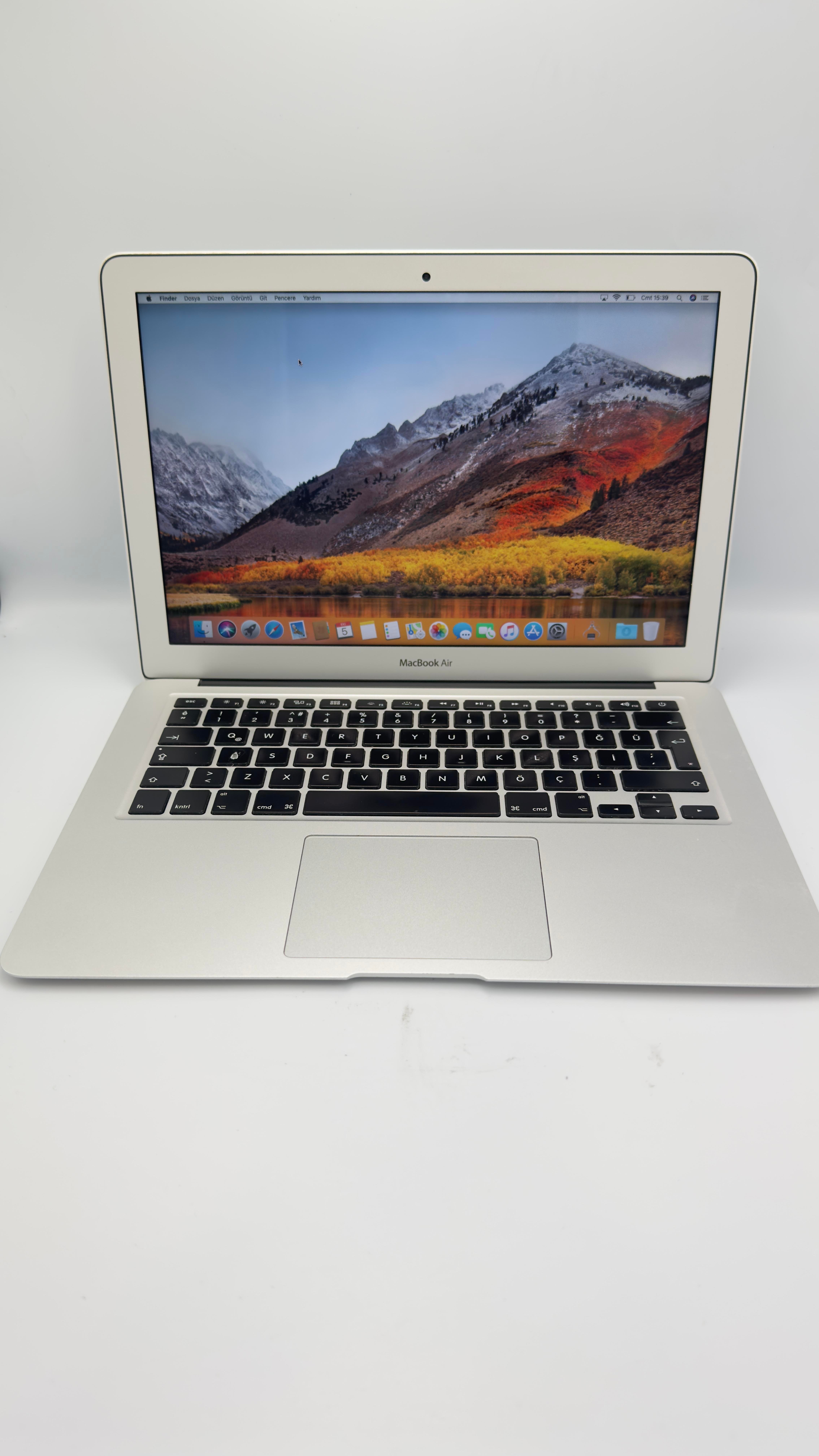 MacBook Air 13inch Early 2015 シルバー MJVE2TU/A_2ND - MacBook Air