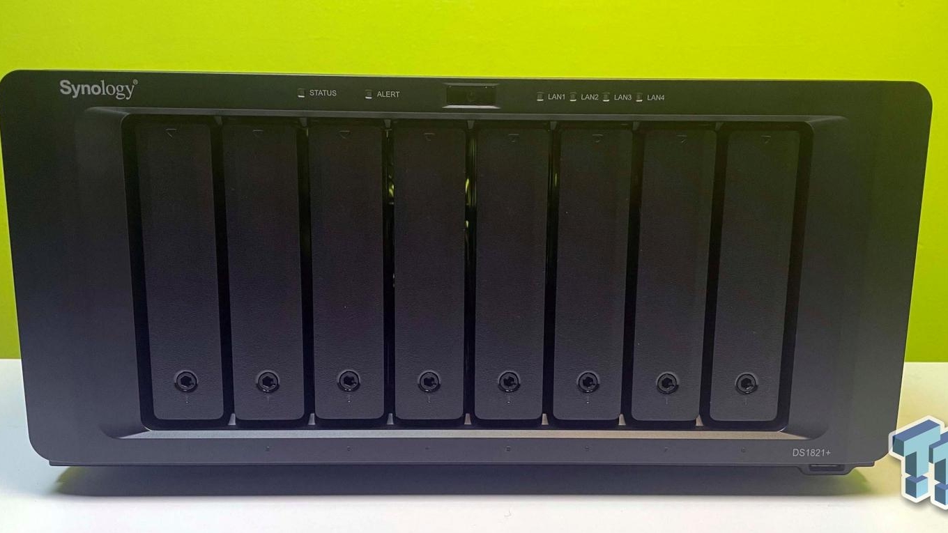 9758_synology-ds1821-smb-nas-