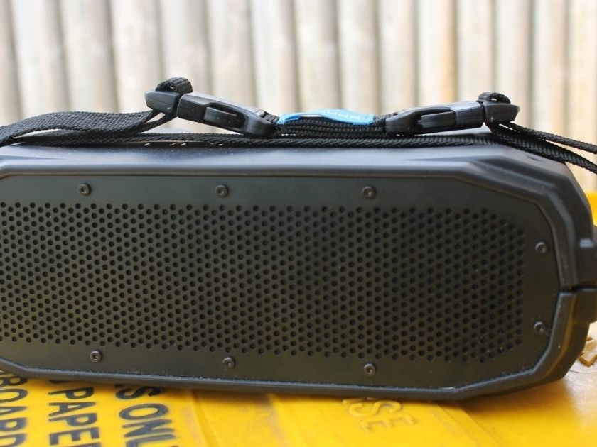 7025_braven-brv-outdoor-water-