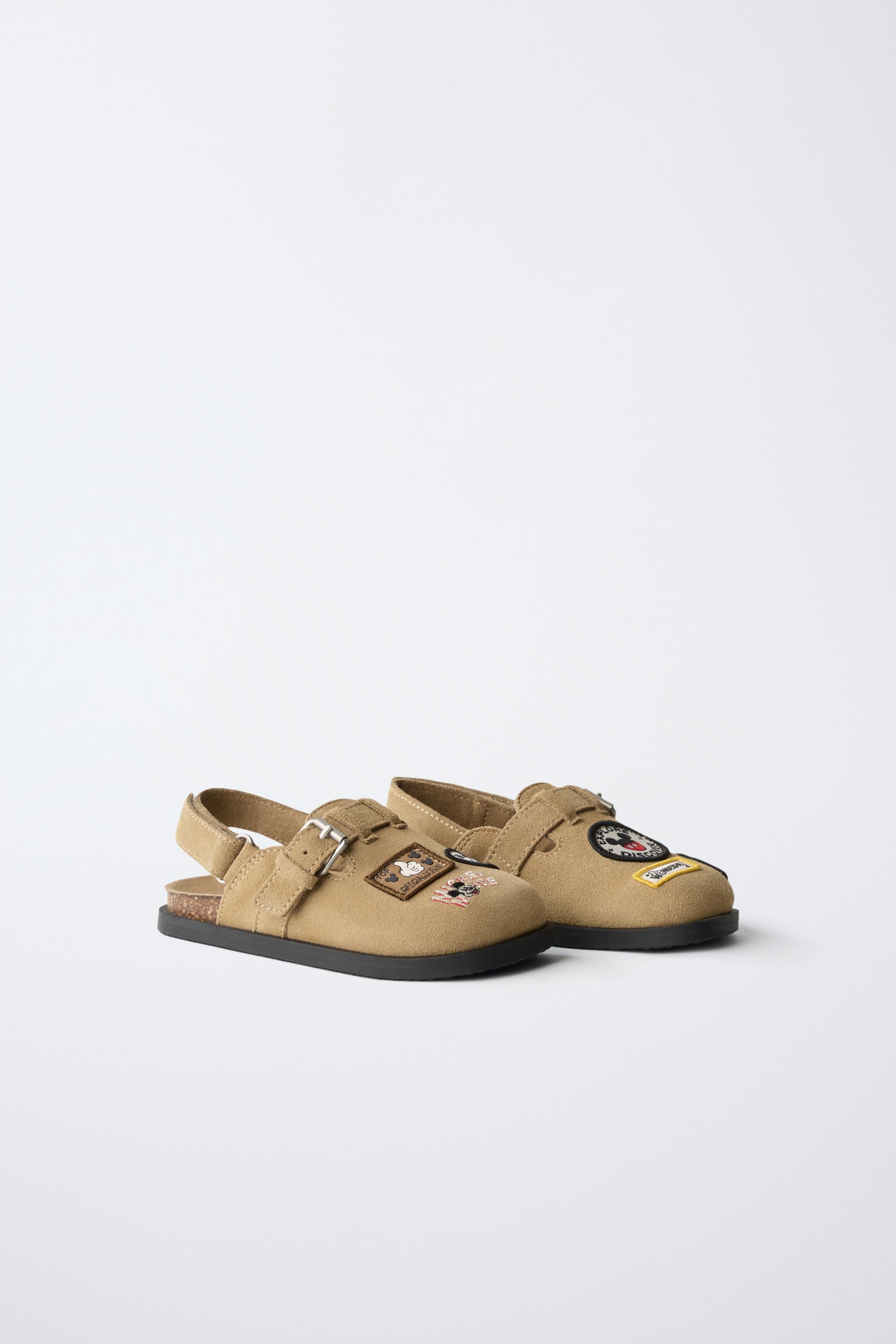 ミッキーマウス©ディズニー レザークロッグサンダル - サンドブラウン