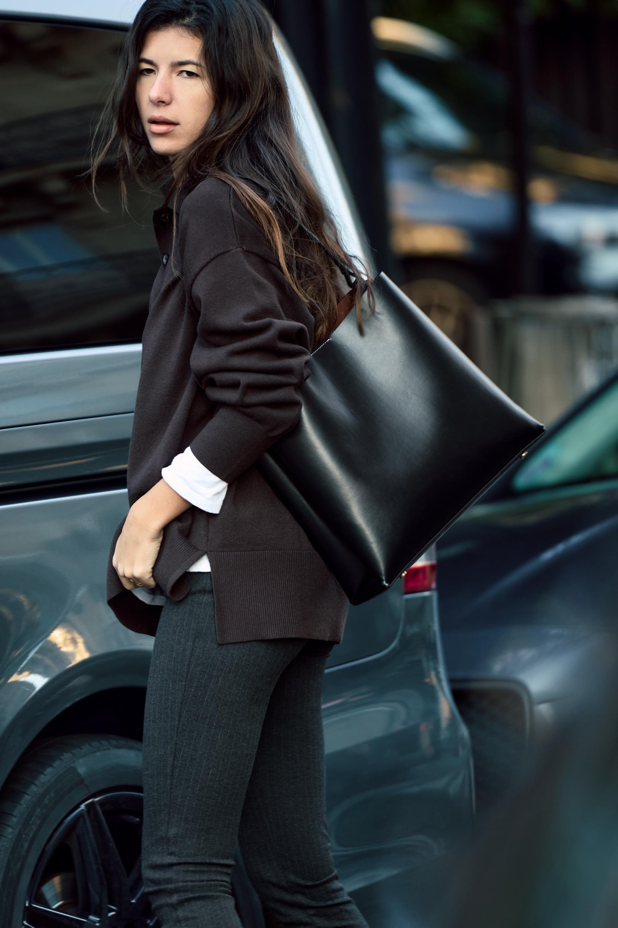 ミニマルバケットバッグ - ブラック | ZARA Japan / 日本