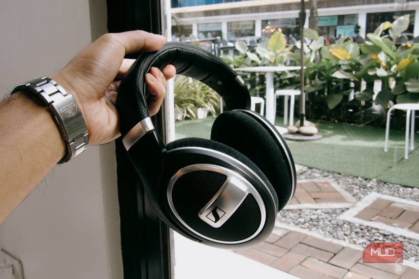 Sennheiser HD 599 SE Review: Killer Open-Back Headphones on a Budget