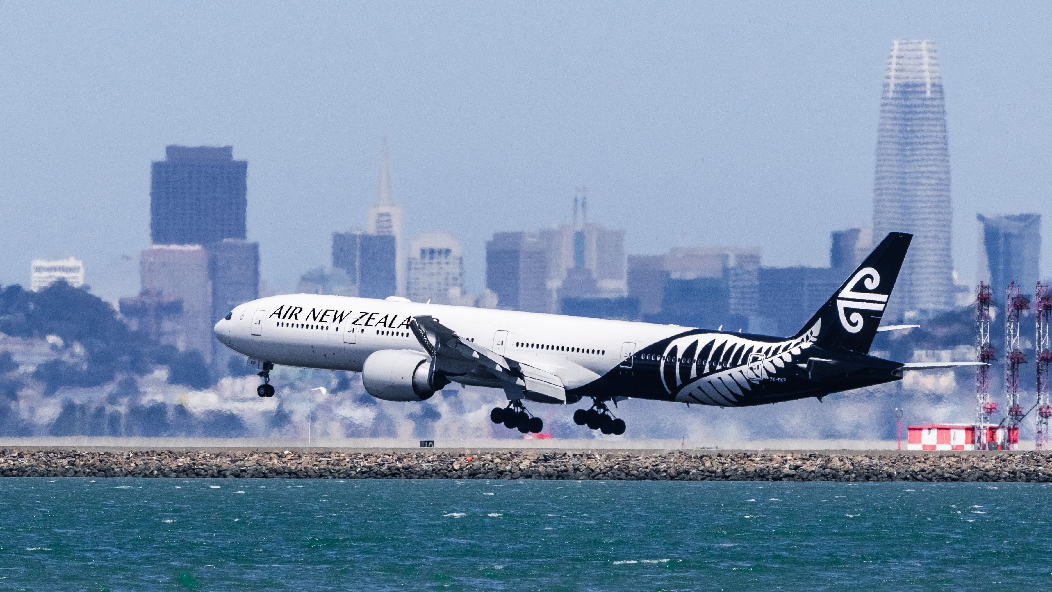 air-new-zealand-777-300-sfo-20