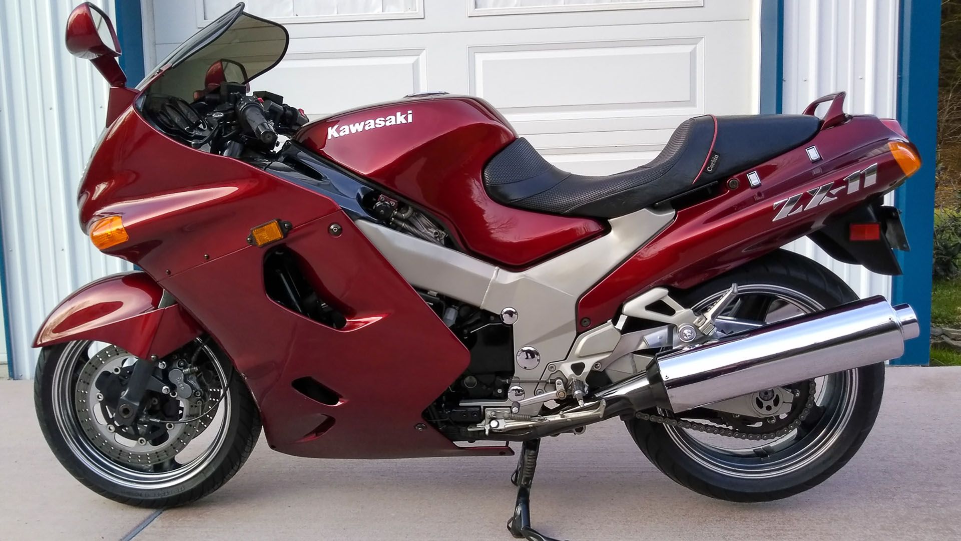 The Kawasaki Ninja ZX-11 Is A 90s Legend That Will Eat Up Modern