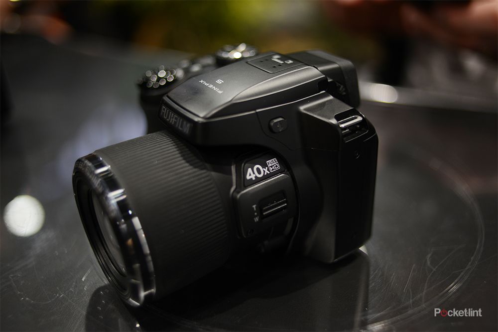 Fujifilm FinePix S8200 pictures and hands-on