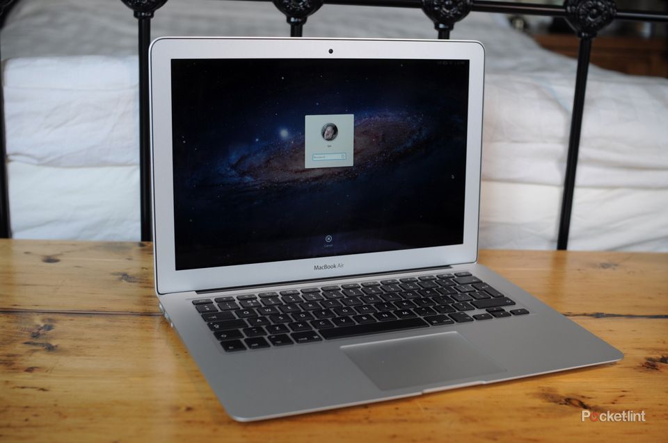 72897-laptops-review-apple-