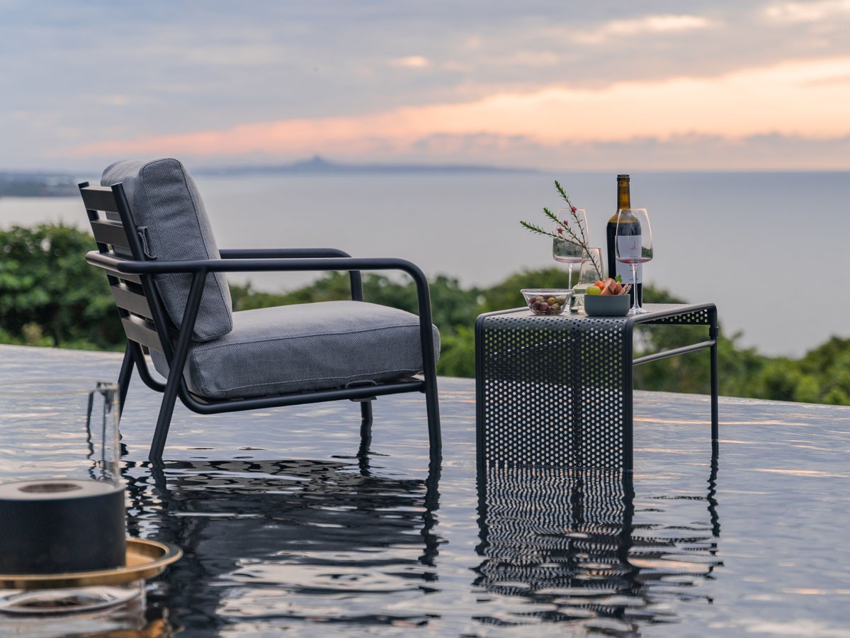 IKASAS KAIS U SIDE TABLE / イカサ カイス U サイドテーブル