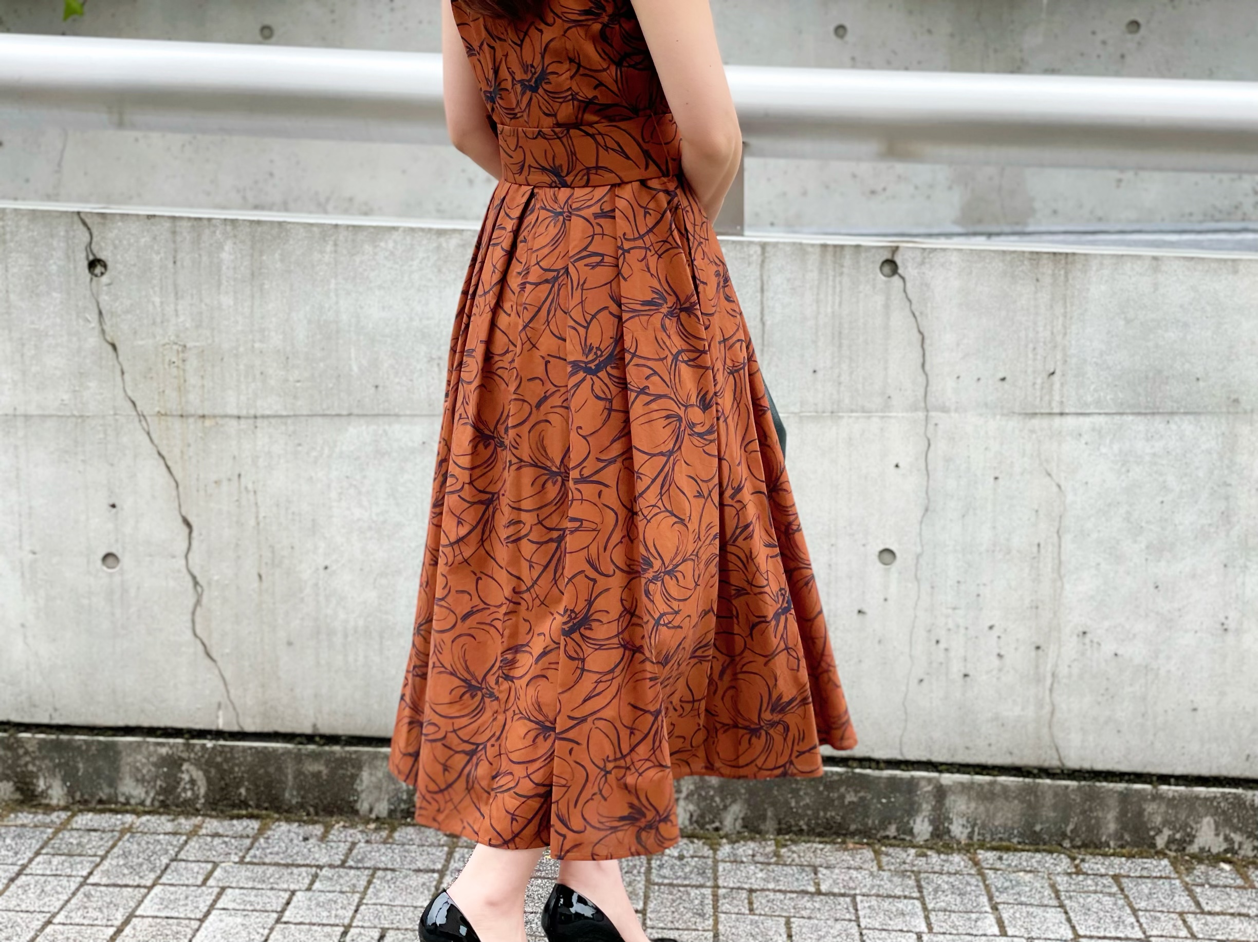 フラワープリントカシュクールワンピース＞はe-shoppingに近日入荷予定