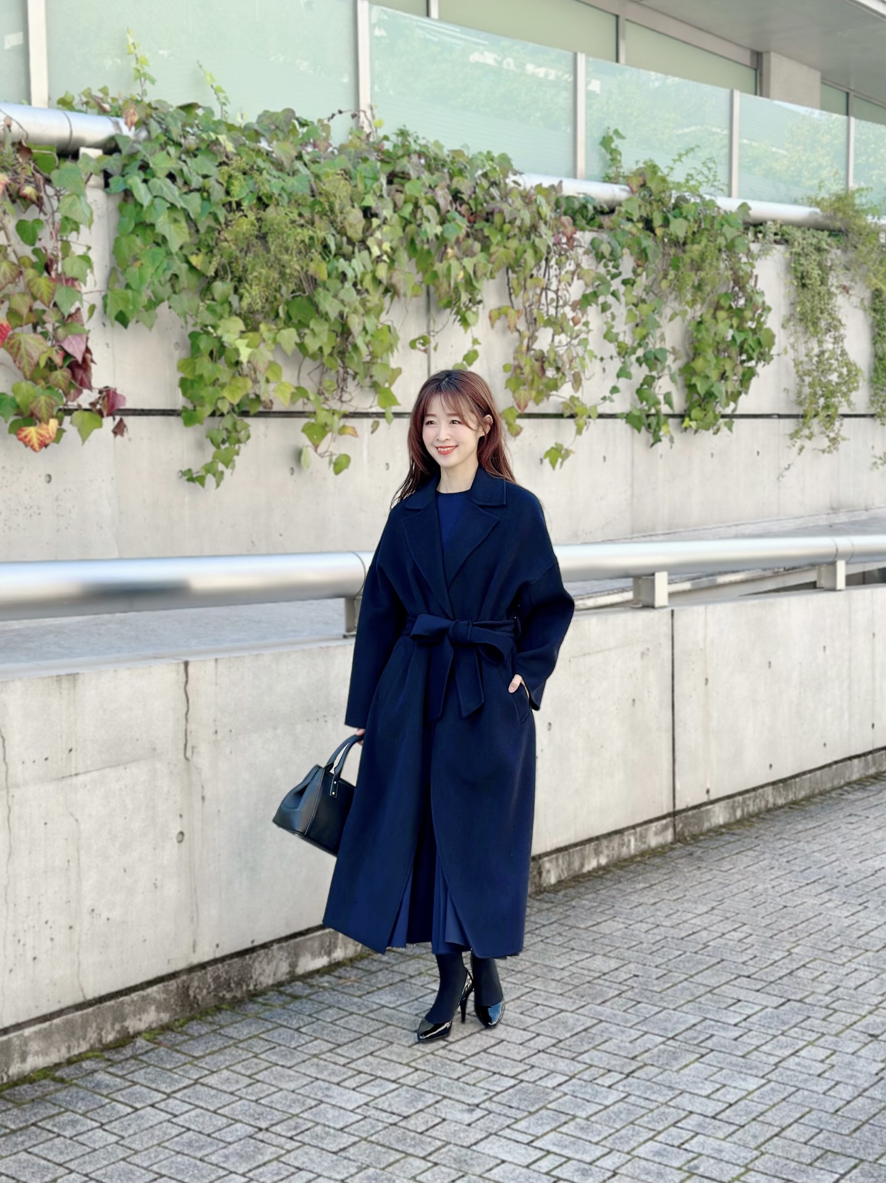 通勤にも学校の送迎にも、普段のお出かけにも、とにかく頼れるネイビー