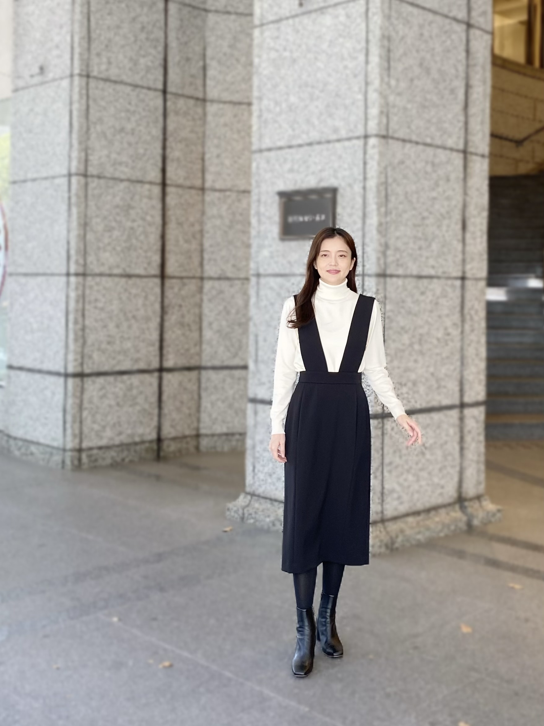 美シルエットが魅力！大人が着こなすジャンパースカートコーデ | m-i-d