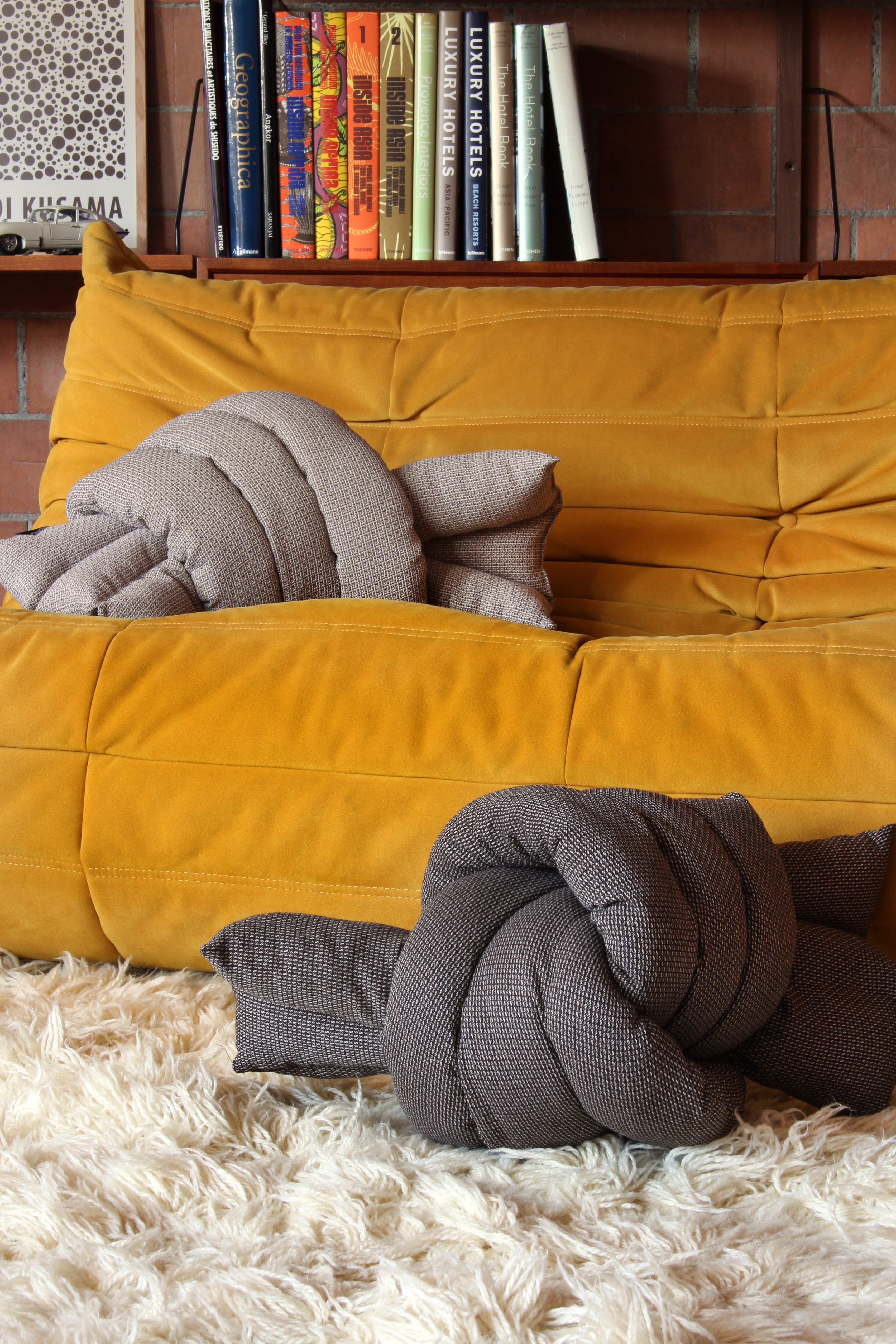 Musubi Cushion - Mix Tweeded | Bitter Wall Nuts