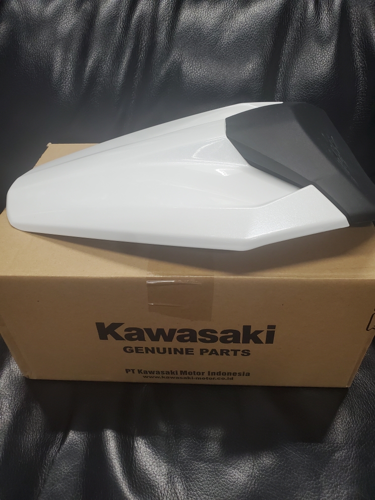 40th Anniversary ZX4RR White Seat Cowl - Street Customs Racing