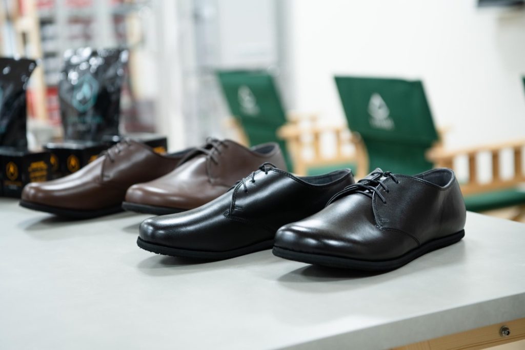 STRIDEオリジナル 日本産レザーシューズ ADDICT/MOCCA「アディクト