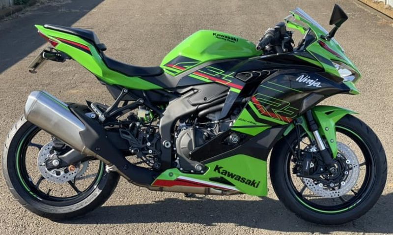 STRIKER SPECIAL STEP KIT KAWASAKI Ninja ZX-4R SE/ZX-4RR、Ninja ZX