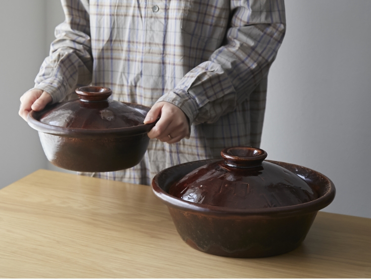 松田美智子の自在道具/香味鍋 大 飴釉 -おいしさを引き出す、日常使い