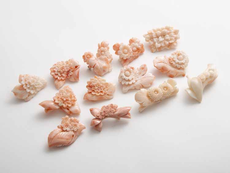 高知の珊瑚ブローチ大 日日草A -【当店限定】すべて1点もの、高知から