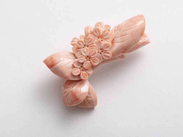 高知の珊瑚ブローチ大 日日草A -【当店限定】すべて1点もの、高知から