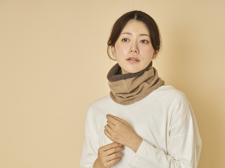 el alto/バイカラーカシミヤネックウォーマー -くたっとせずに首に沿う