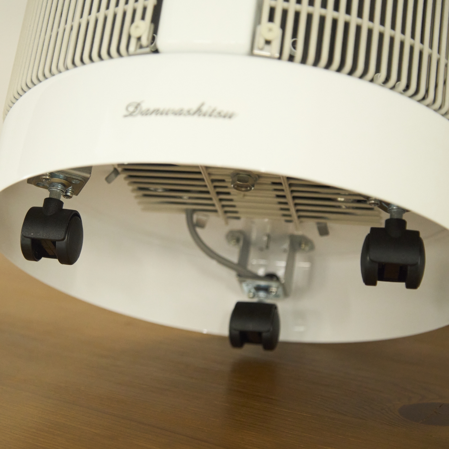 暖話室 -遠赤外線で体が芯までぽかぽか！360度どこでもみんなが