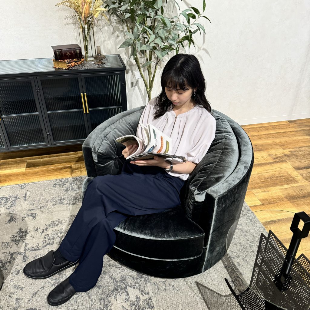 KARE ミュージックホール グレー アームチェア | インハウス久永