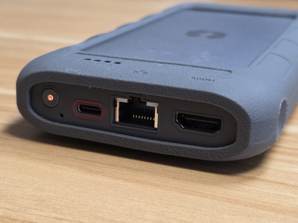 持ち運べるNAS！？最大16TBのポータブルNAS「UnifyDrive UT2」を先行