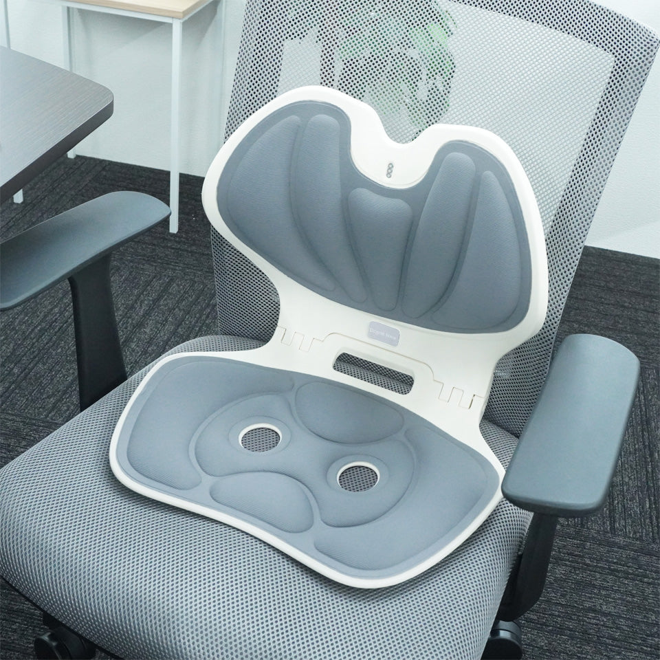 姿勢矯正で疲れにくいコンパクトチェア｜折りたたみ姿勢サポート