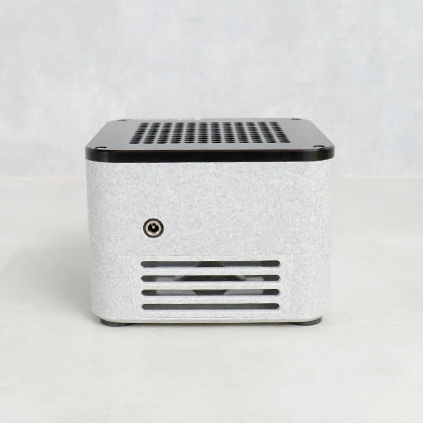 クラウドファンディング限定】25％オフ 携帯小型脱臭機”Shuman Cube