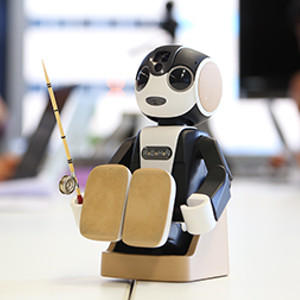 数量限定】ロボホンウェア 耳・前掛けセット - (シャープが手がける