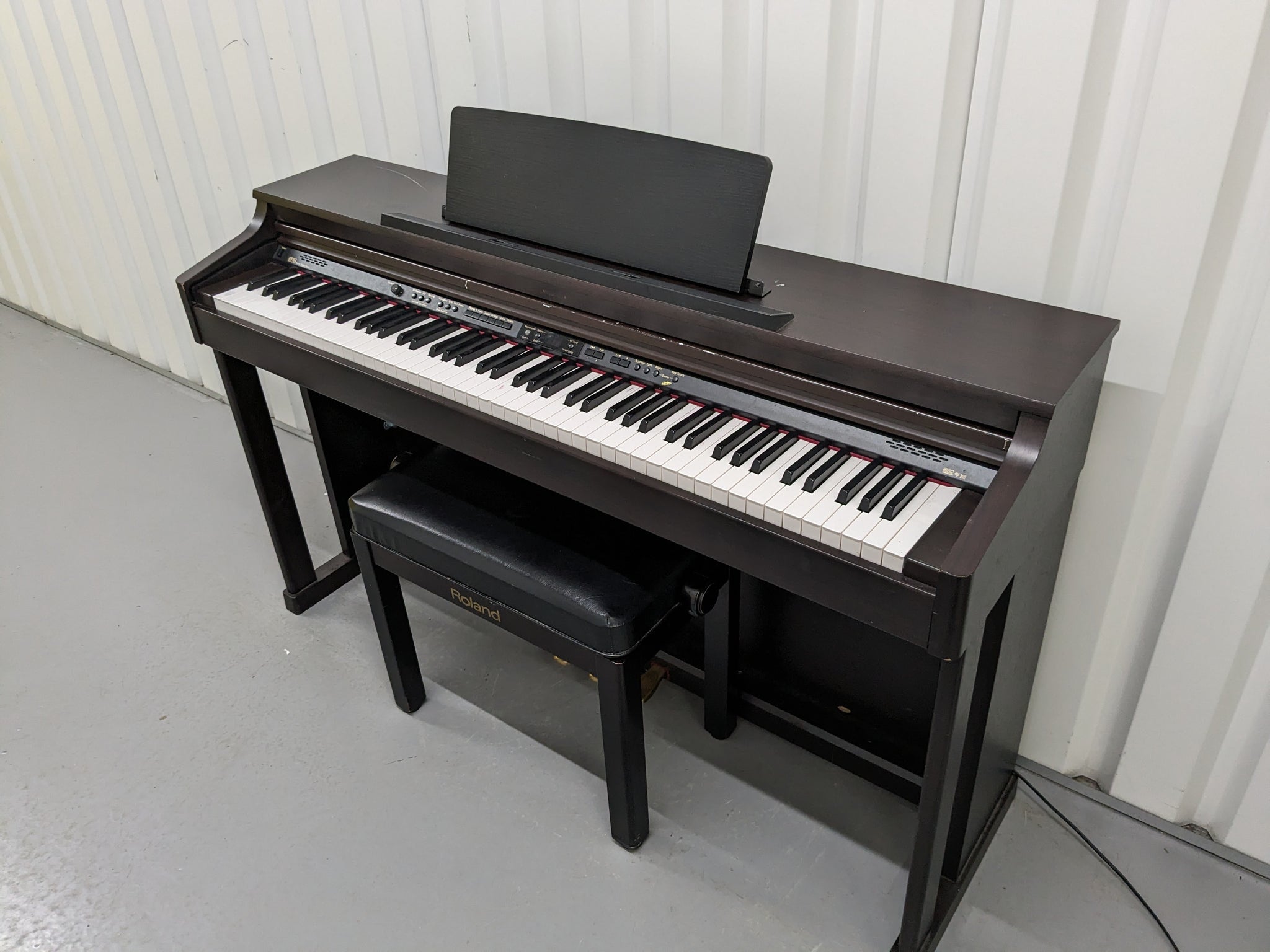 Roland HP203 digital piano and stool in dark rosewood finish stock