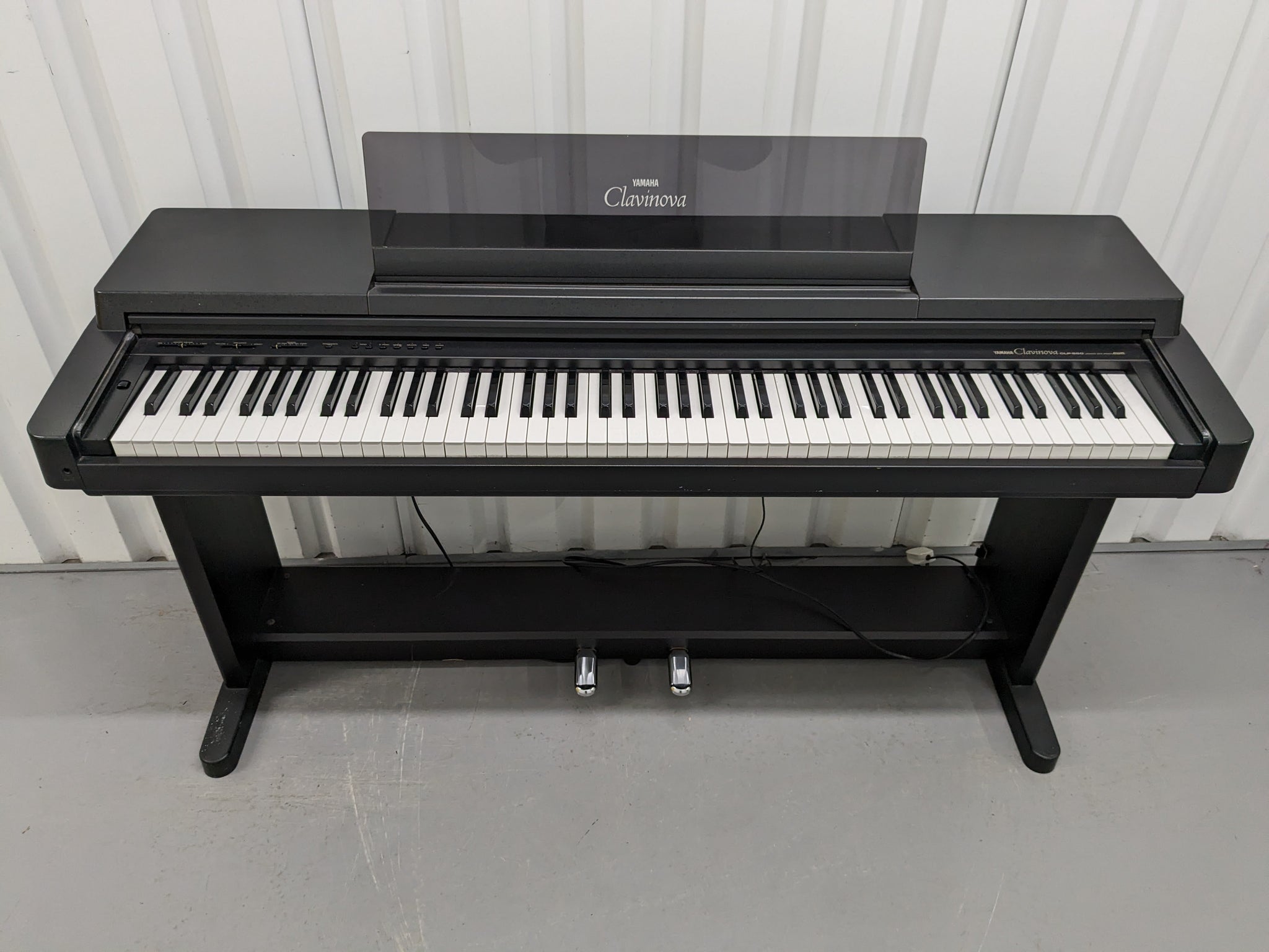 Yamaha Clavinova CLP-550 digital piano in black finish spares