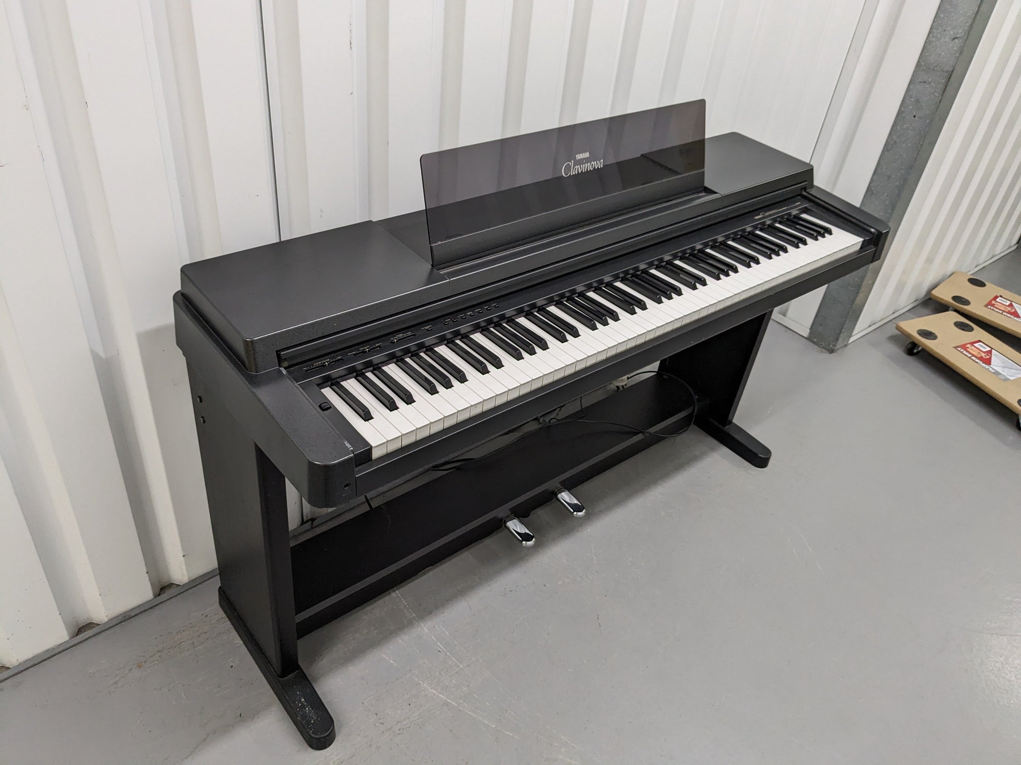 Yamaha Clavinova CLP-550 digital piano in black finish spares