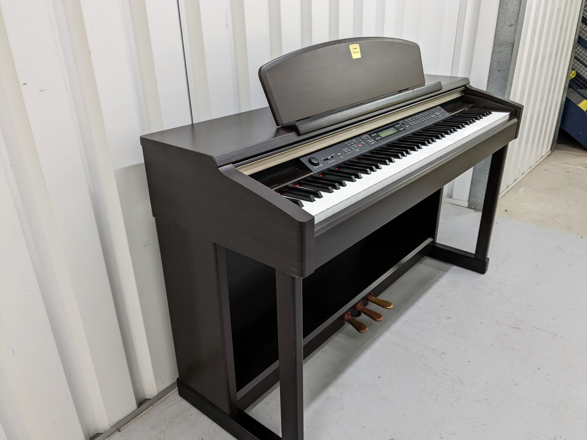 Yamaha Clavinova CLP-150 Digital Piano in dark rosewood stock nr