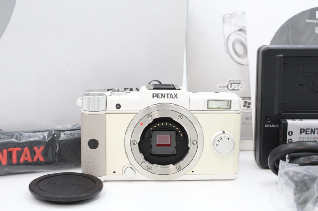 極美品】PENTAX ペンタックス ミラーレス一眼 Q ボディホワイト