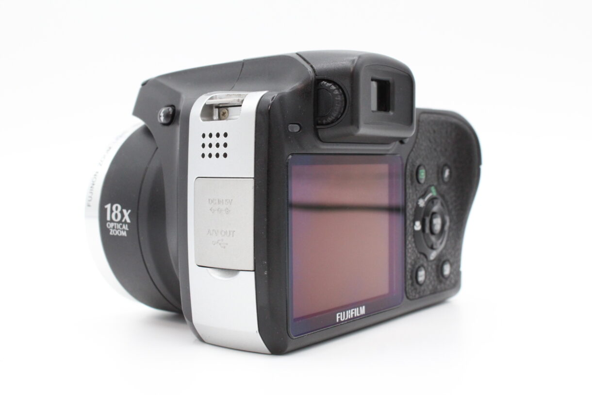美品】 FUJIFILM フジフイルム デジタルカメラ FinePix
