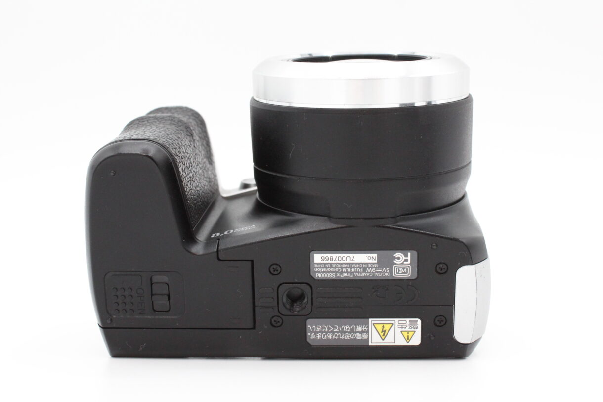 美品】 FUJIFILM フジフイルム デジタルカメラ FinePix