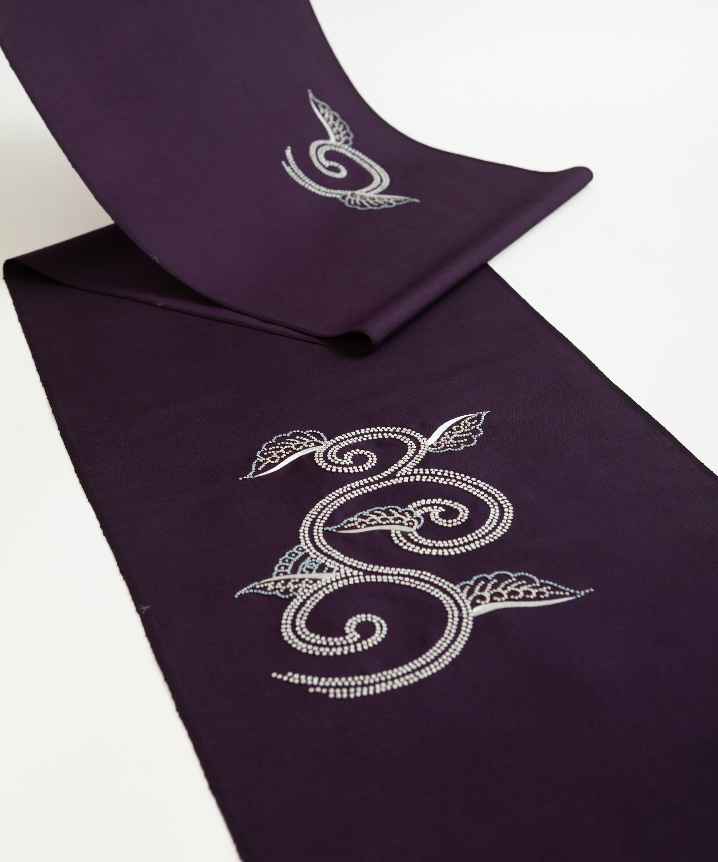 相良刺繍 九寸名古屋帯「つの唐草」 – きものすぎをECサイト