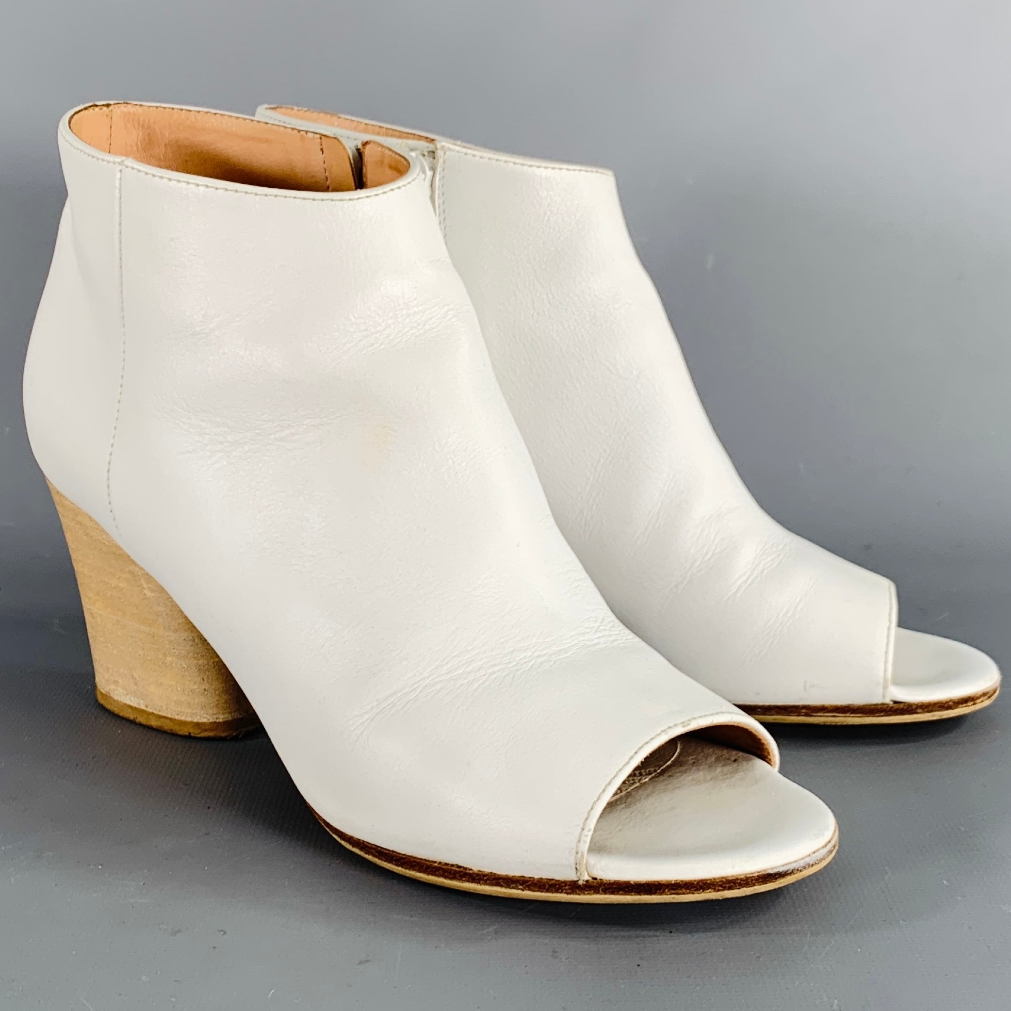 MAISON MARGIELA Size 7 White Natural Leather Peep Toe Boots – Sui