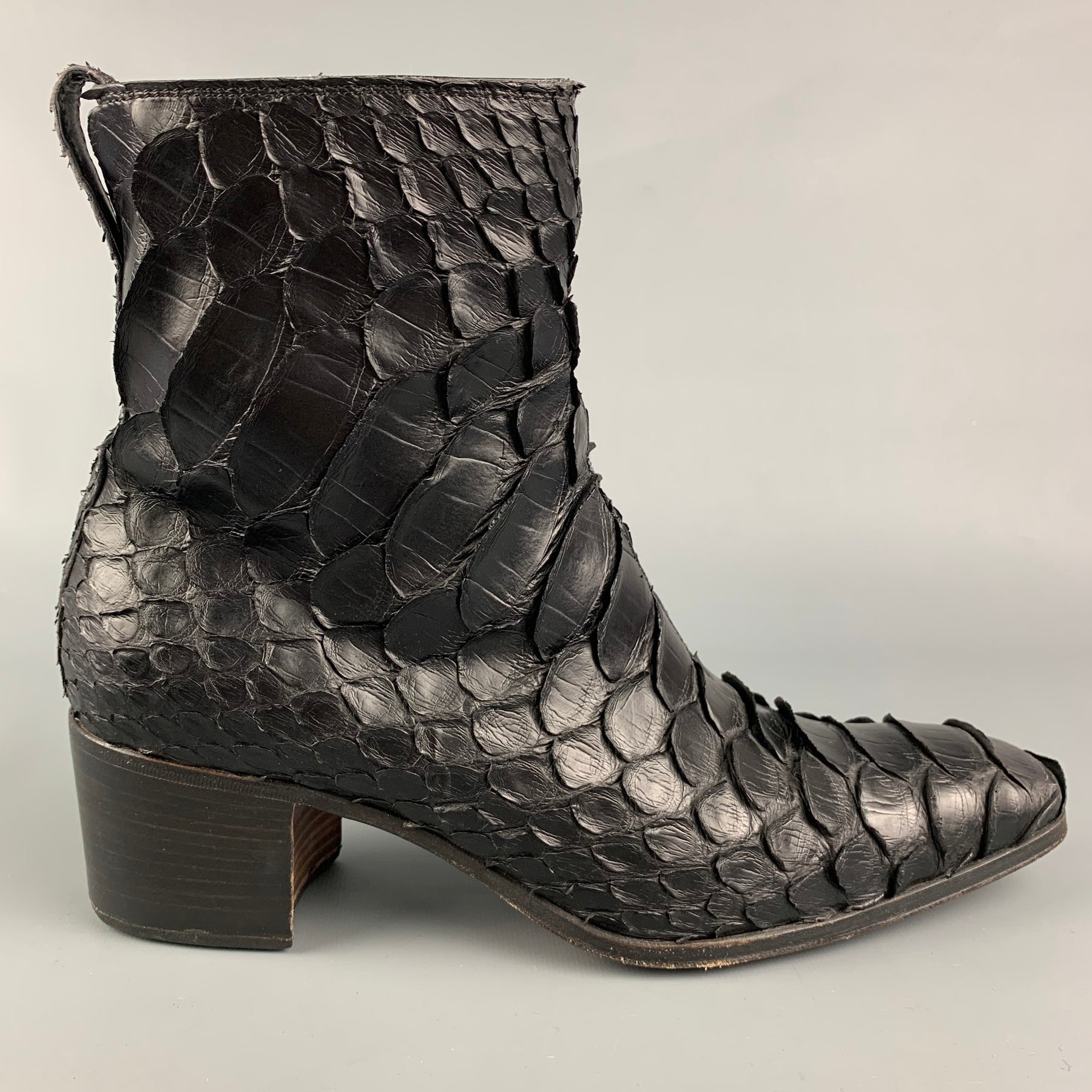 Vintage YVES SAINT LAURENT Size 8 Black Textured Leather Side