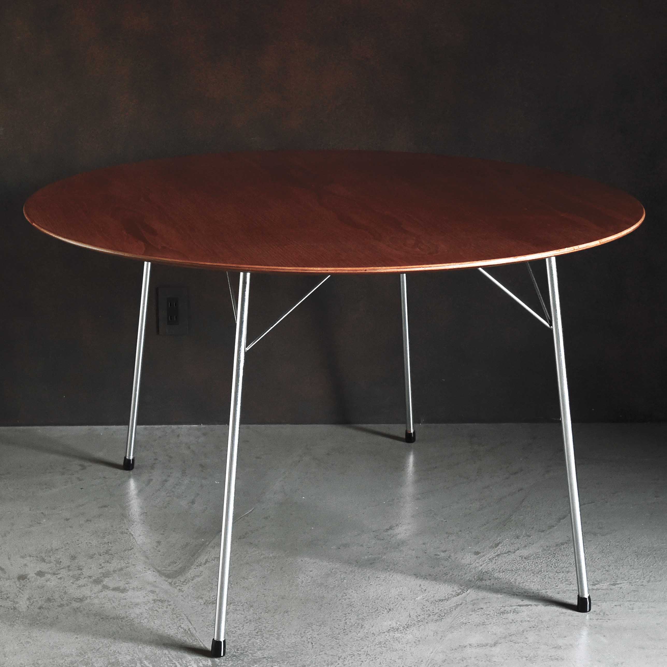 超美品□ヤコブセン サーキュラーCIRCULAR ラウンドテーブル◾️4