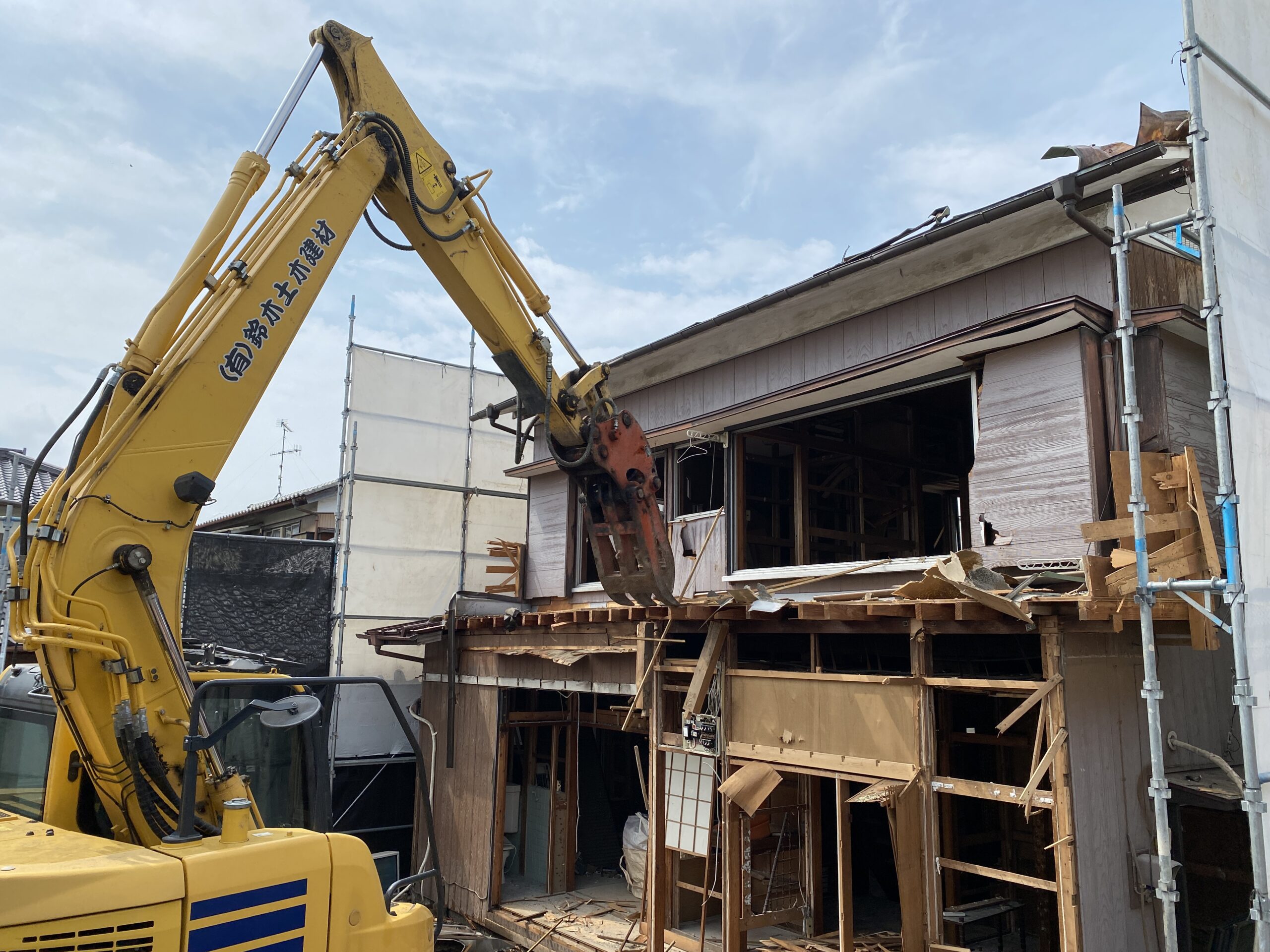 解体工事の施工例｜深谷市木造2階建て住宅解体工事 | 有限会社鈴木土木建材