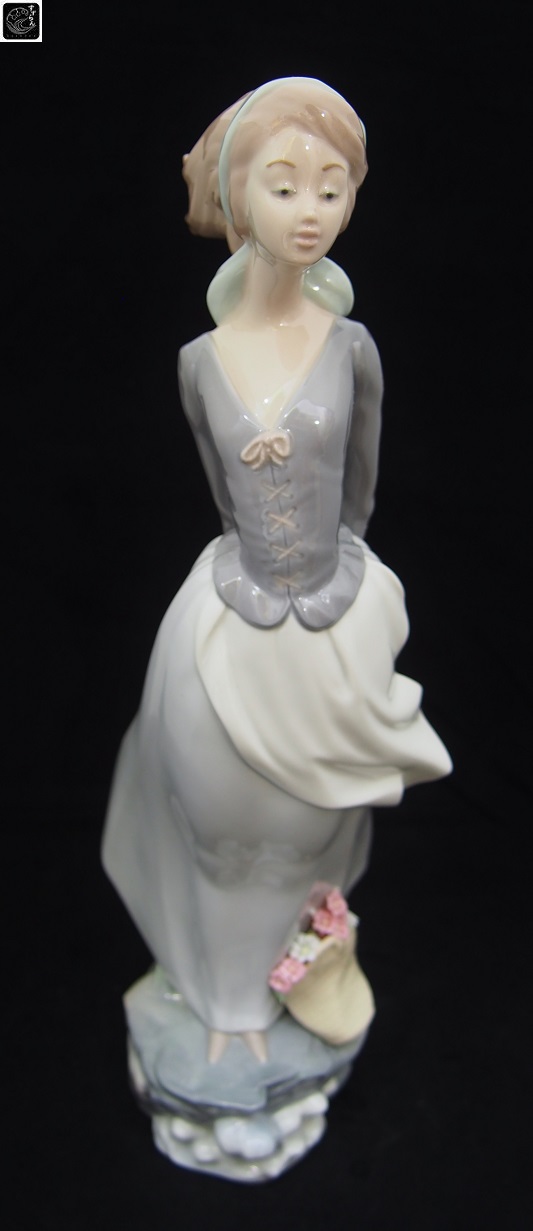 美品】LLADRO 起こしちゃだめよ #5640 美品】LLADRO 起こしちゃだめよ