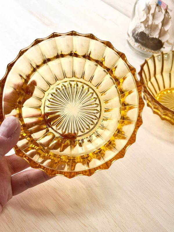 アンバーガラス 放射線ガラス器 小鉢 サラダに。1個