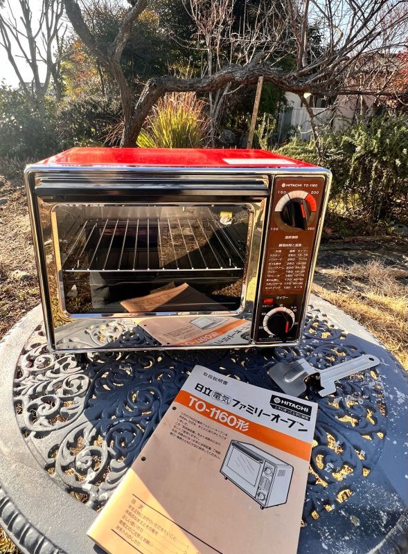 昭和レトロな真っ赤な日立電気ファミリーオーブンレンジ TO-1160形