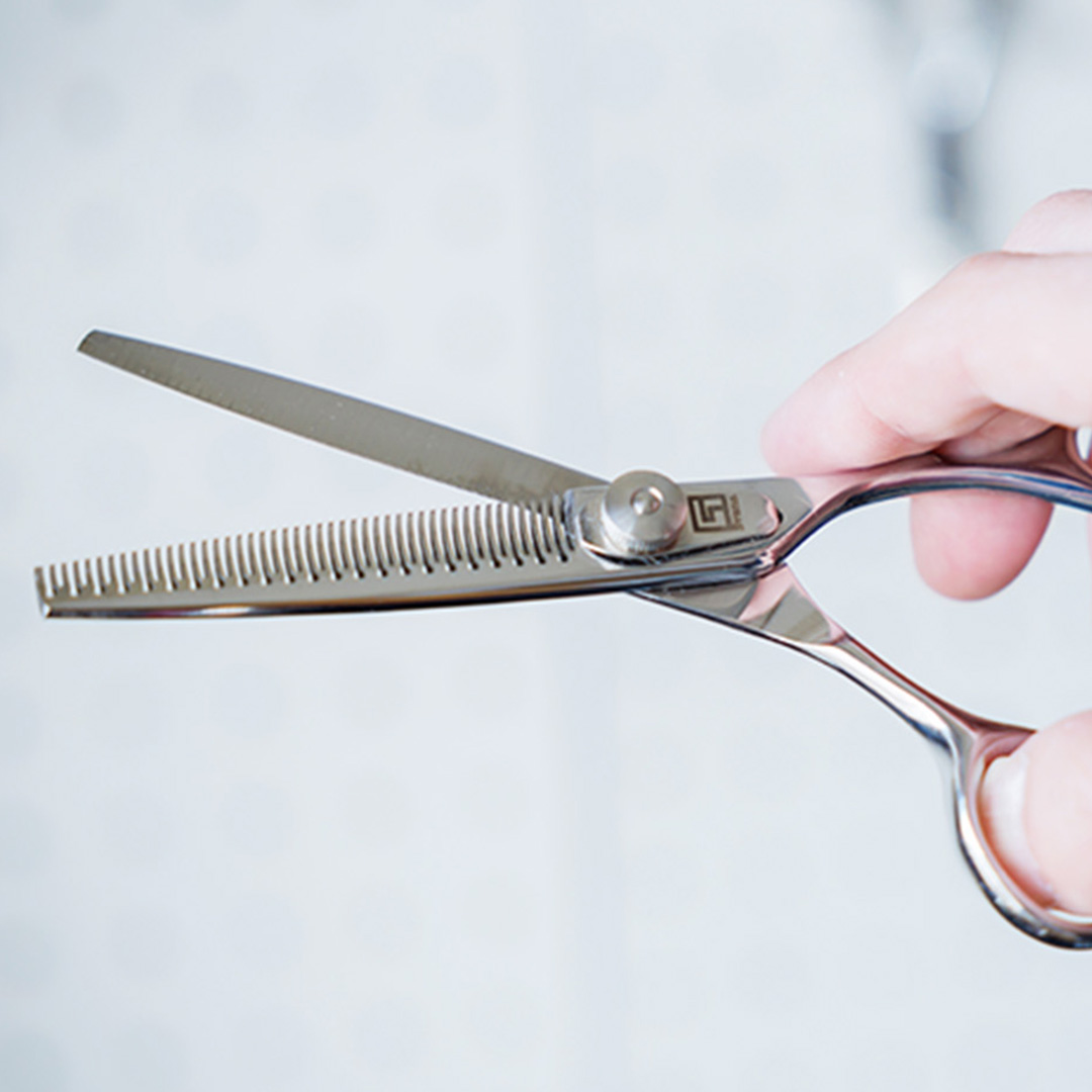 切れ味抜群☀ナルトシザー同様斜度付ハサミ理美容師ヘアメイクサロン用