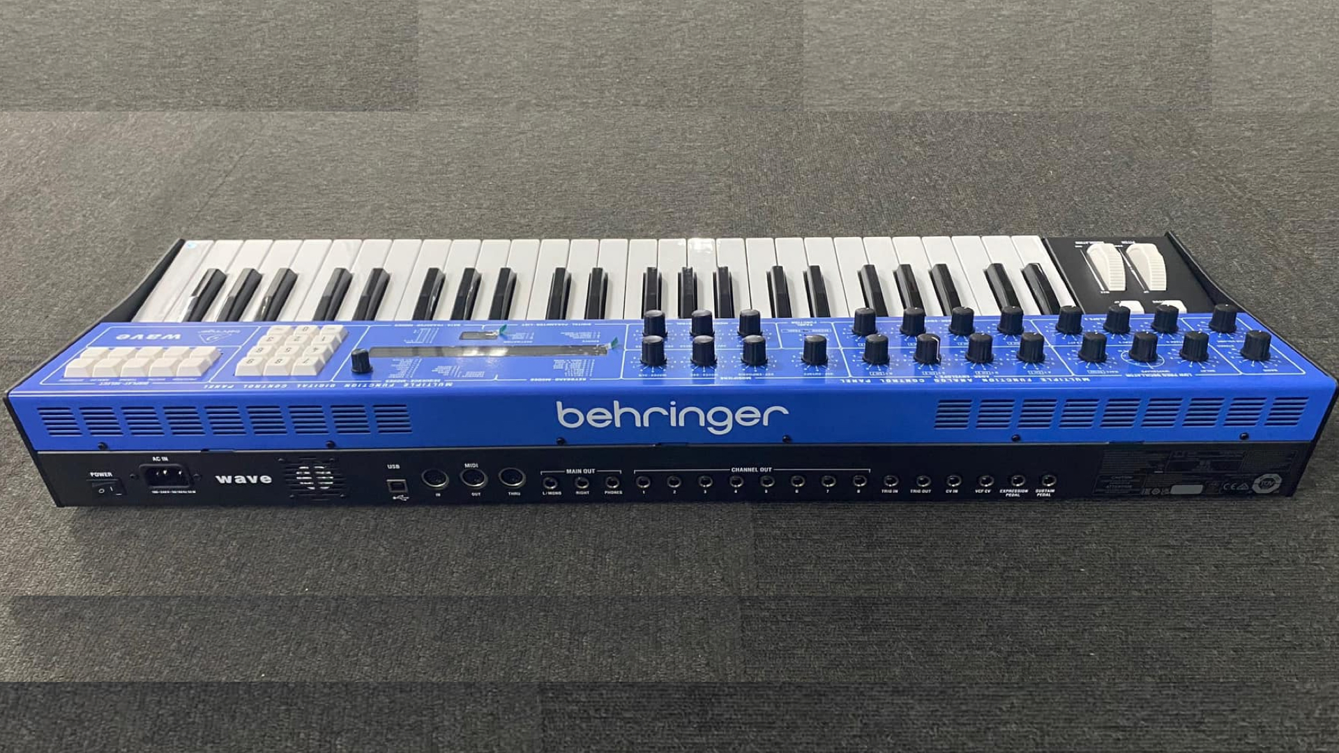 Behringer Wave, a clone of the PPG Wave hybrid Synthesizer is