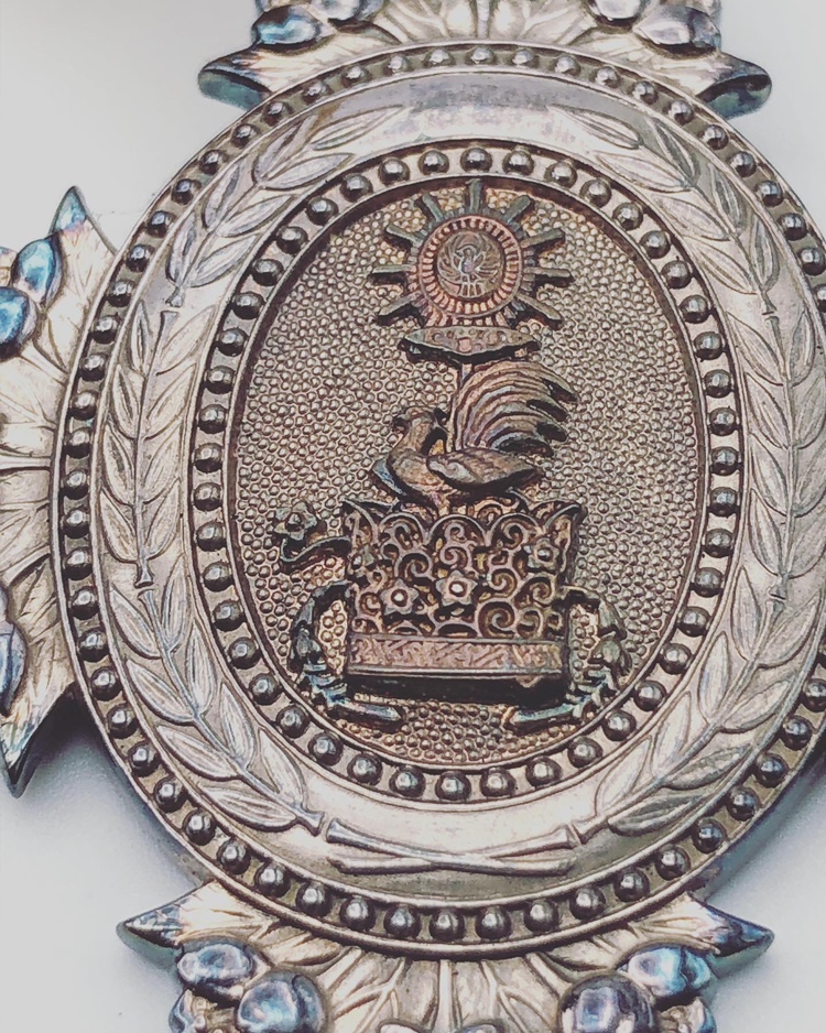 勲八等宝冠章とは？そもそも勲章とは？ - 那覇市のおたからや首里